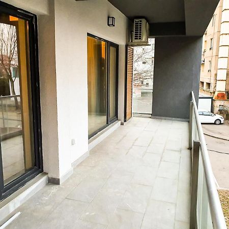 Urban Retreat: Industrial Chic 1Br Ap - Heart Of Bucharest Apartment Bagian luar foto