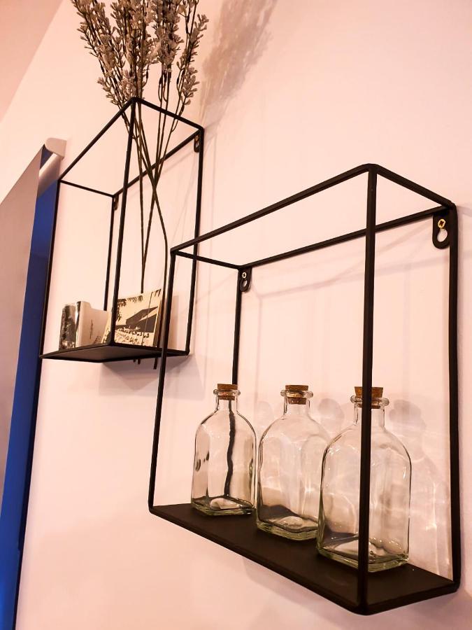 Urban Retreat: Industrial Chic 1Br Ap - Heart Of Bucharest Apartment Bagian luar foto