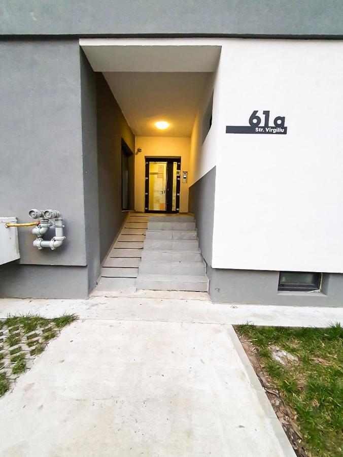 Urban Retreat: Industrial Chic 1Br Ap - Heart Of Bucharest Apartment Bagian luar foto